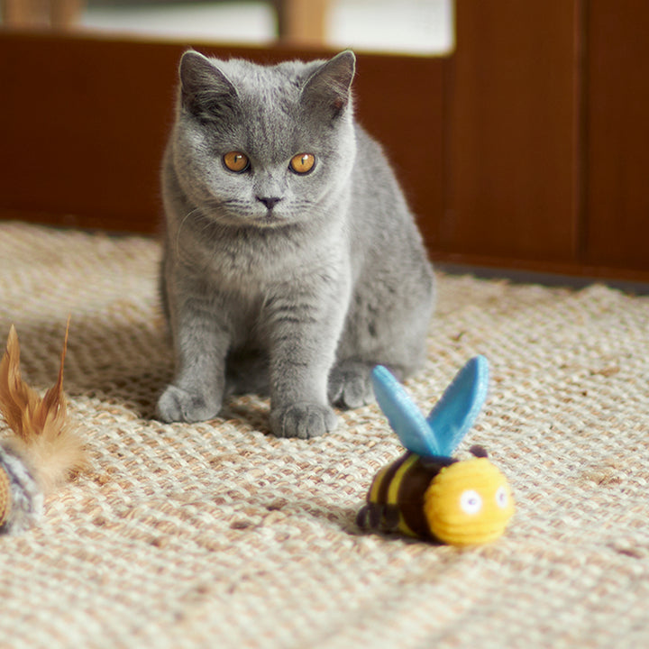 Kazoo Cat Toy Buzzing Bee Vibrates